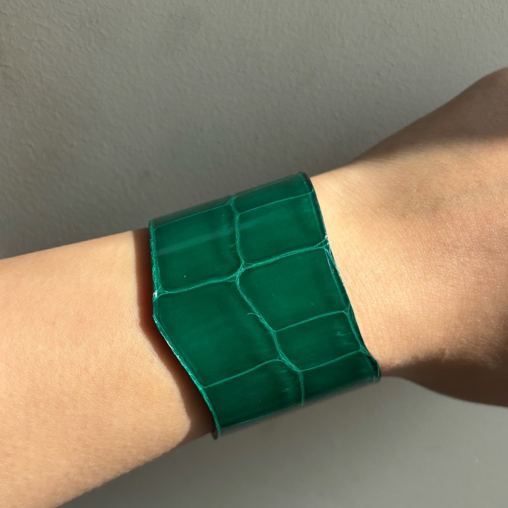 NWT Hermès Shiny Niloticus Crocodile Trace Petit H Cuff Bracelet